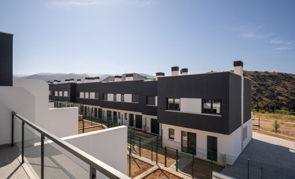 ARNEL. 40 VIVIENDAS UNIFAMILIARES EN GRANADA